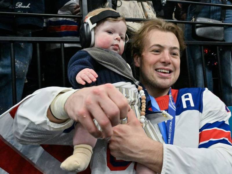 Entschuldigt sich: Olympiasieger Charlie McAvoy
