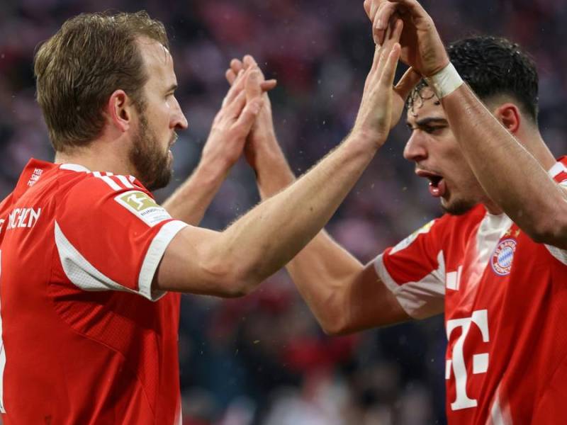 Harry Kane (l.) und Aleksandar Pavlovic wollen weiter jubeln