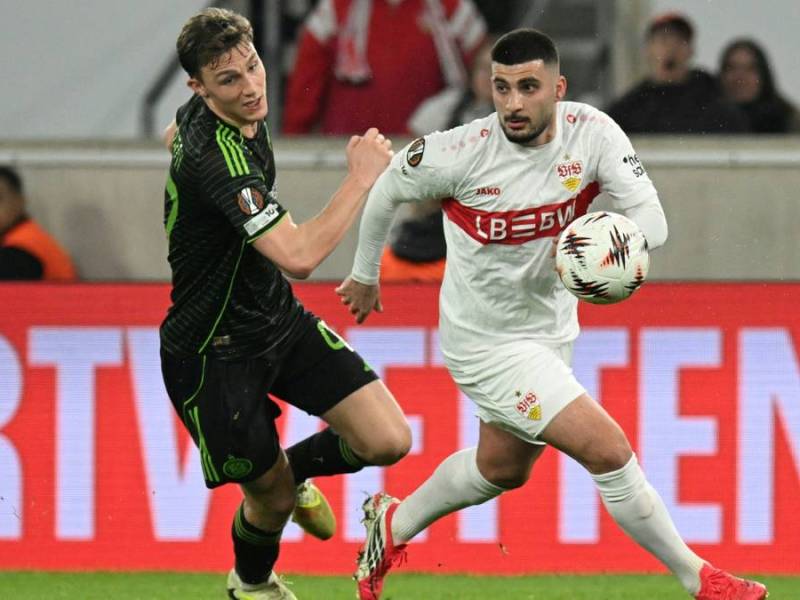 VfB-Stürmer Deniz Undav im Laufduell