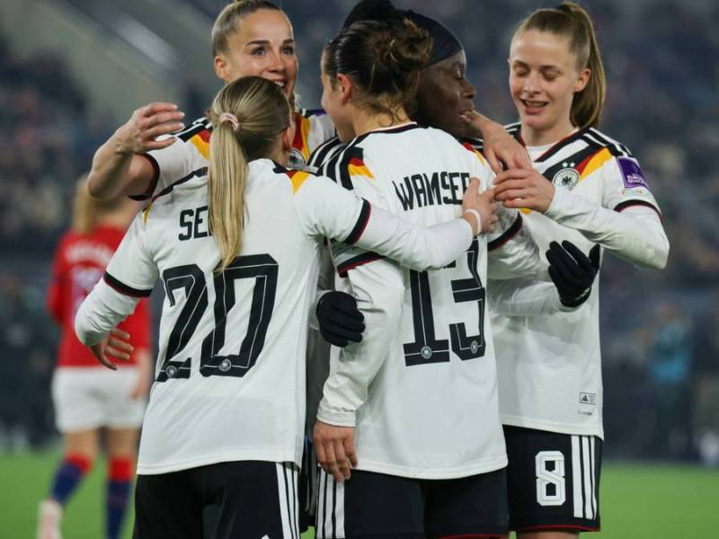 Glückliche Gesichter in Stavanger nach dem 4:0