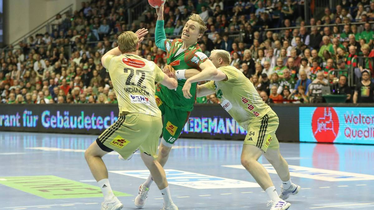 Gisli Kristjansson setzt sich gegen den Block durch