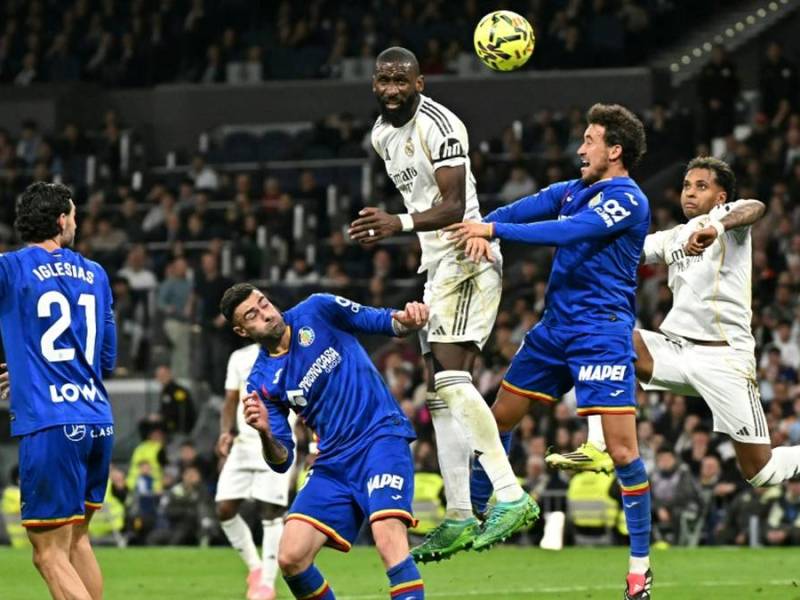Antonio Rüdiger (M.) im Spiel gegen Getafe