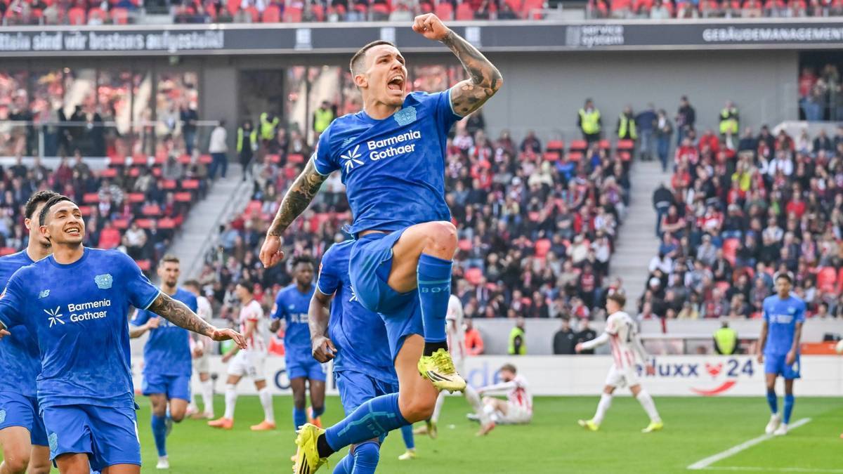 Bejubelt sein Freistoß-Tor: Alejandro Grimaldo