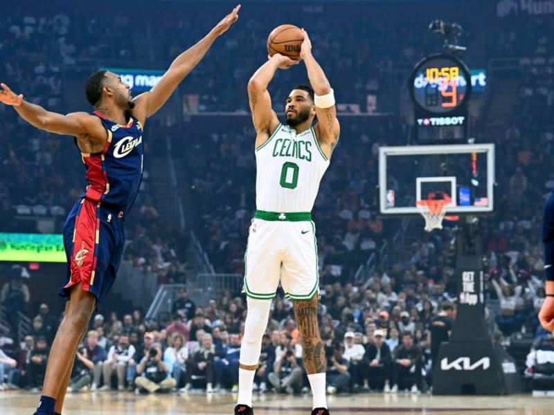 Rückkehrer Jayson Tatum gegen Clevelands Evan Mobley