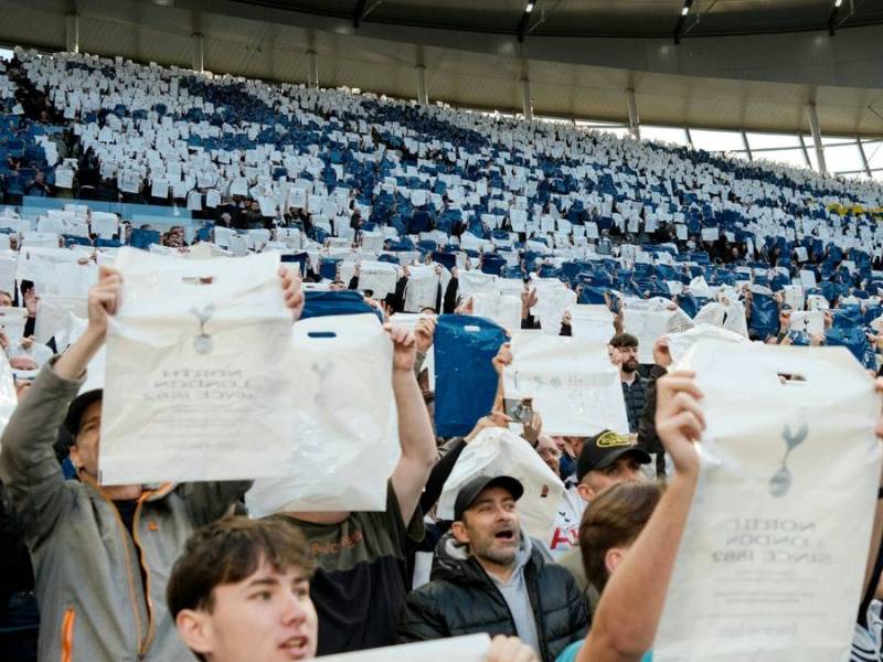 Drei Tottenham-Fans benahmen sich daneben