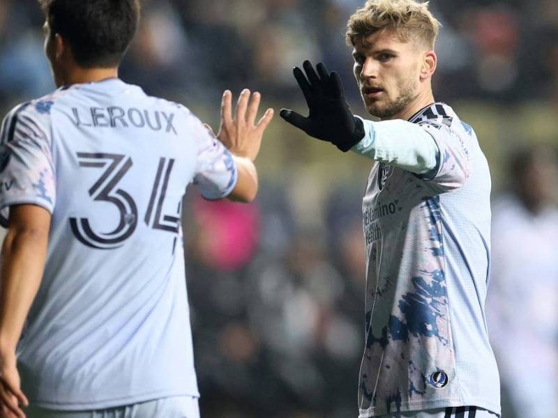 Abklatschen beim Sieg: Timo Werner