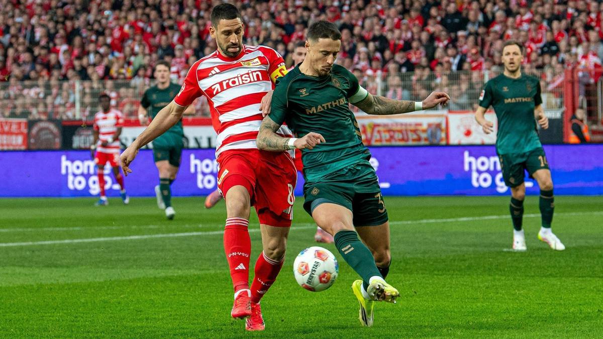 Werder Bremen siegt nach langer Überzahl in Berlin
