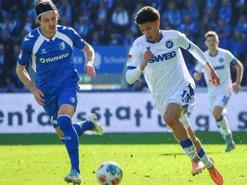 Ben Farhat (r.) trifft für den KSC