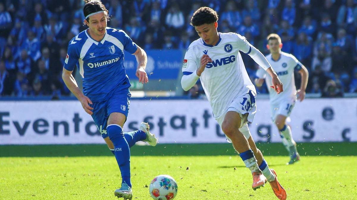Ben Farhat (r.) trifft für den KSC